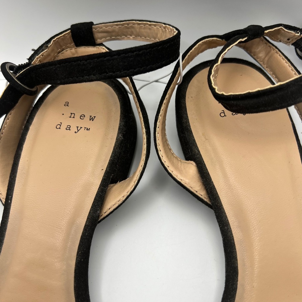 A New Day Winona Black Ankle Strap Flat Sandals Women's 7 NWT - Picture 3 of 9